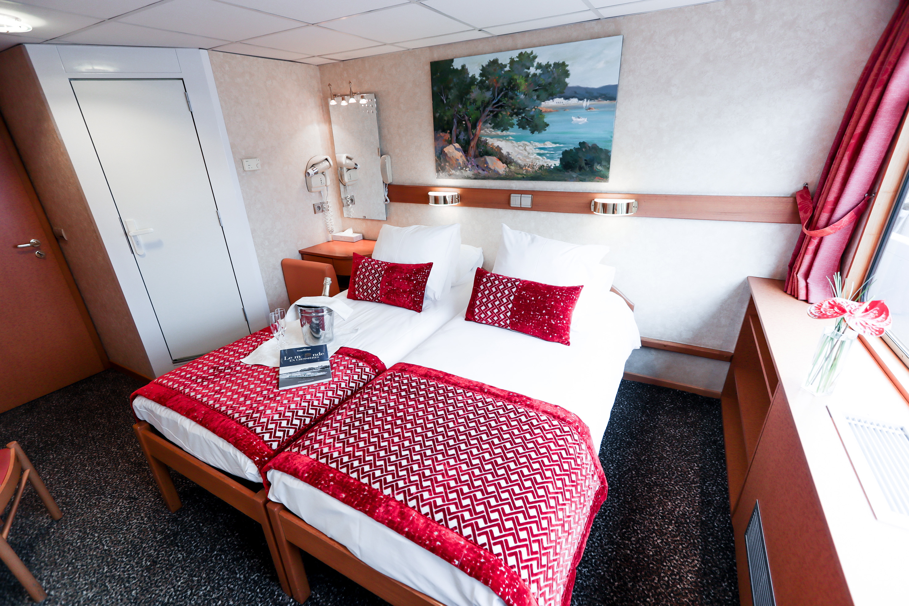 CroisiEurope MS Rhone Princess Double Cabin 8.jpg